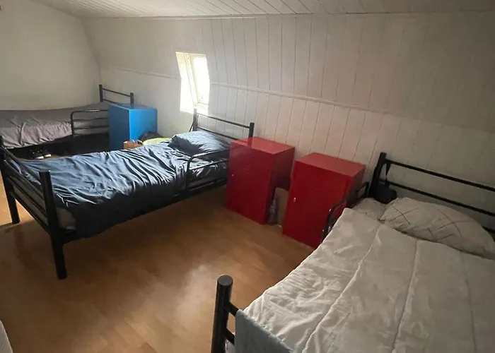 Eden Life Vandrerhjem *